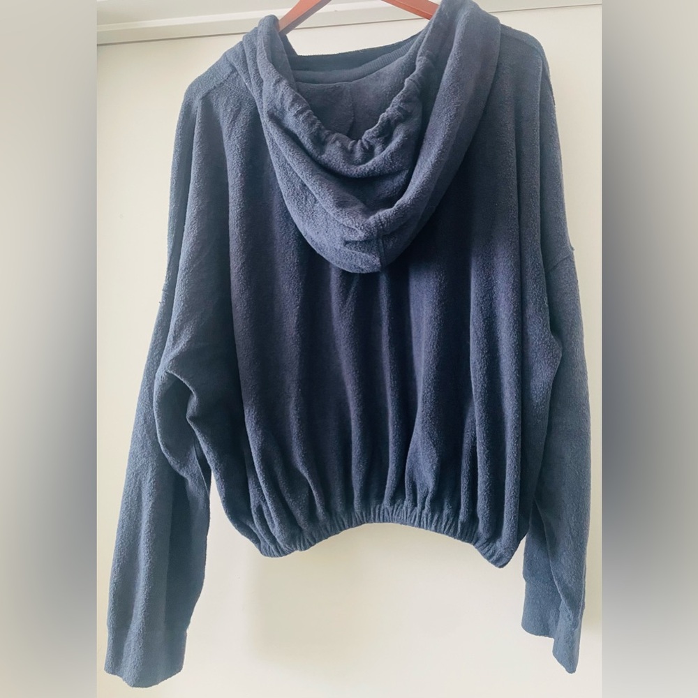 FREE PEOPLE MOVEMENT Navy Blue
Radiant Terry Hoodie & Pant Twin Set - Picture 8 of 16